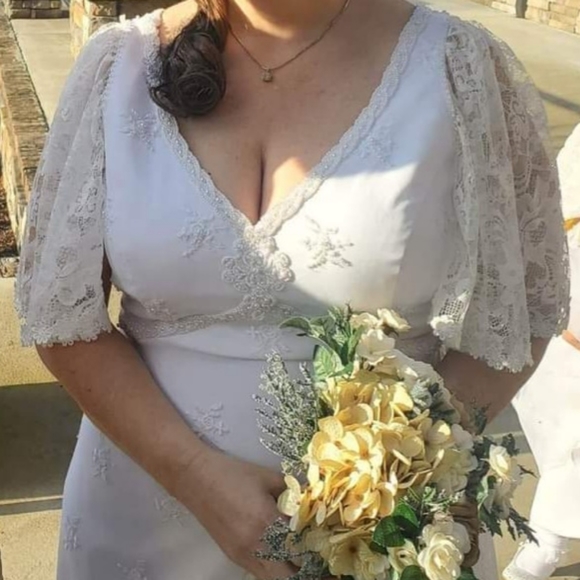 Gorgeous Wedding Dress - Picture 5 of 6